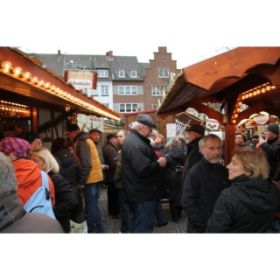 news_894_weihnachtsmarkttour_neuss_09.jpg